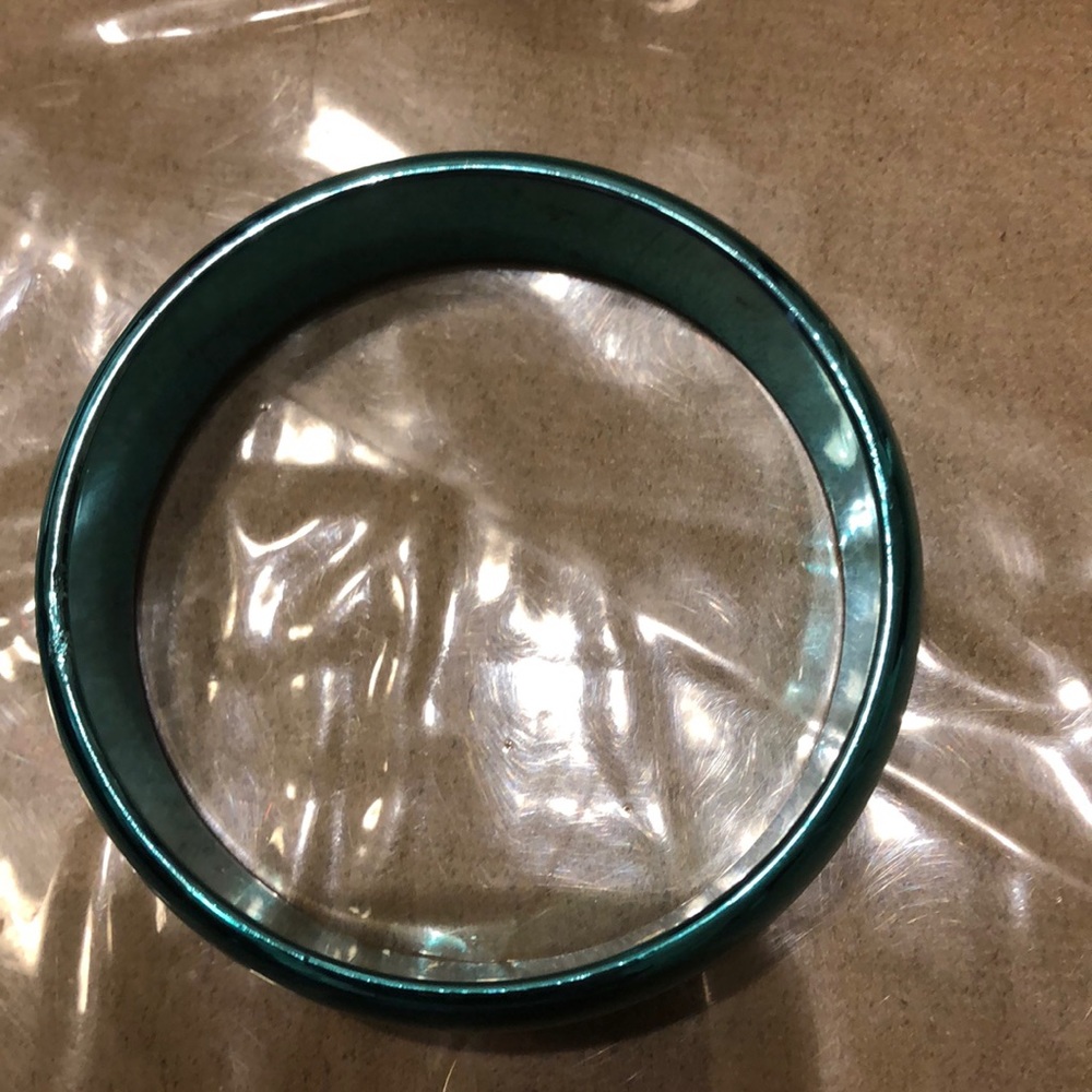 Beautiful shiny blue Bracelet - Picture 2 of 4
